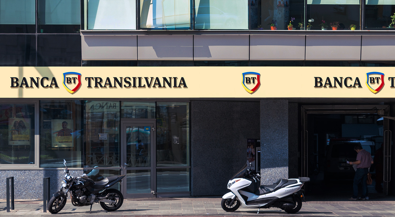 Banca-Transilvania-Designed-by-Ciprian-Badalan-fascia
